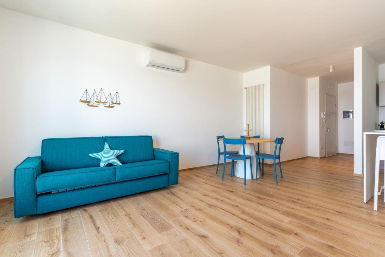 Waterfront Apartment With Seaview Balcony Bari Eksteriør bilde