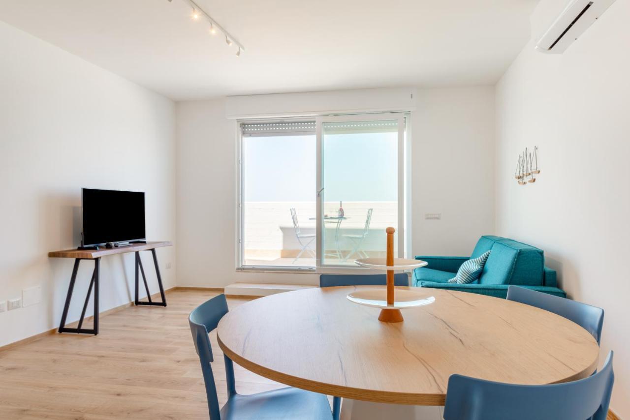 Waterfront Apartment With Seaview Balcony Bari Eksteriør bilde