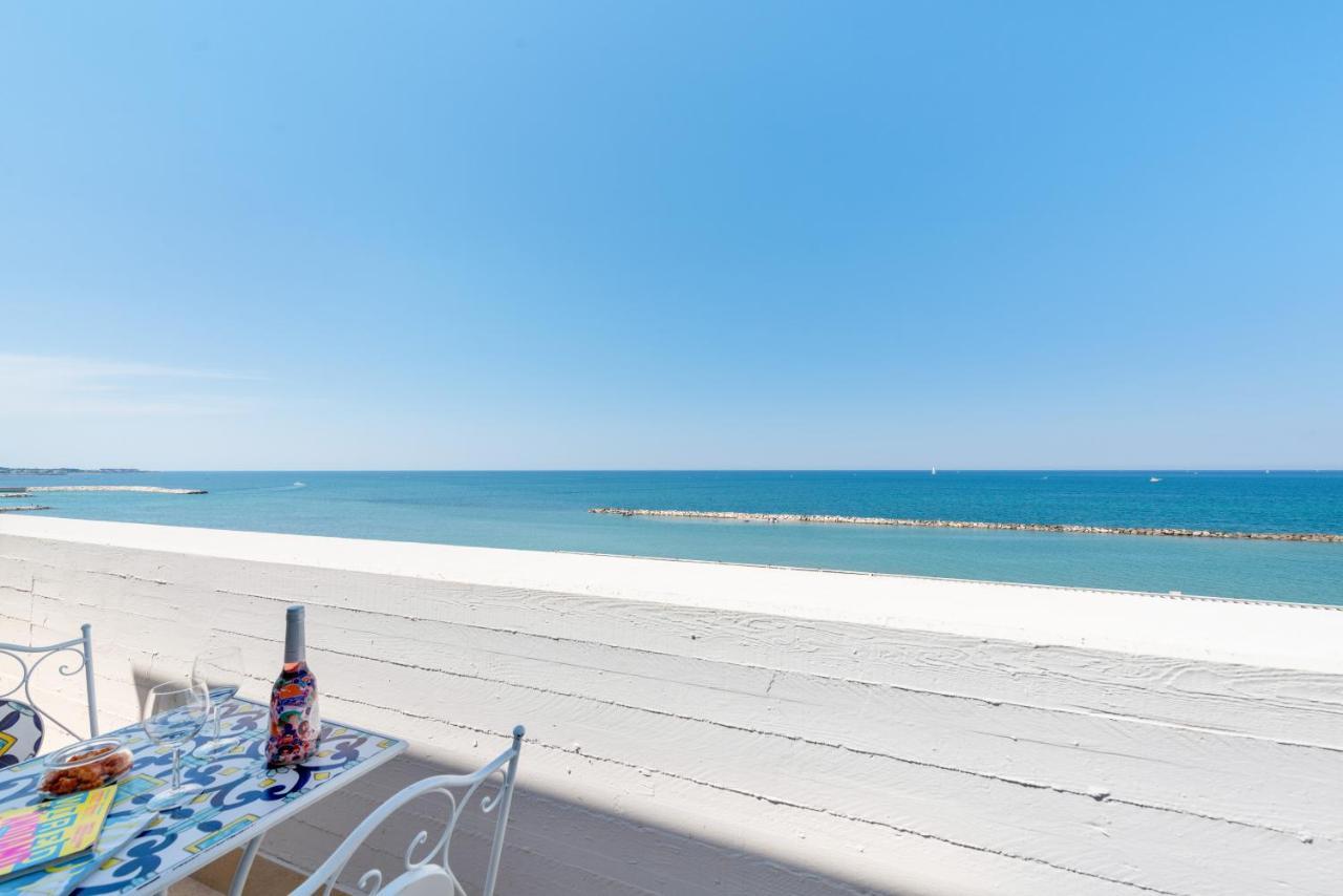 Waterfront Apartment With Seaview Balcony Bari Eksteriør bilde