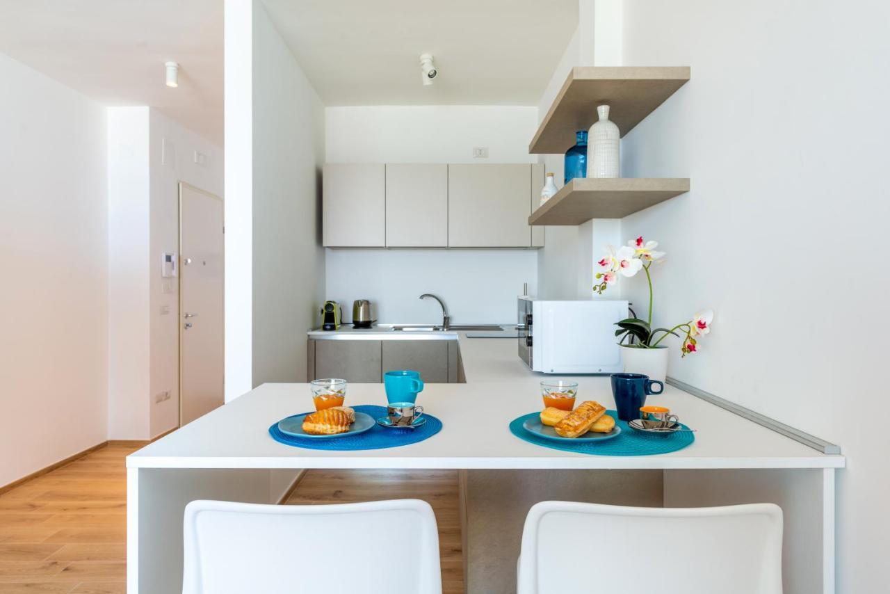 Waterfront Apartment With Seaview Balcony Bari Eksteriør bilde