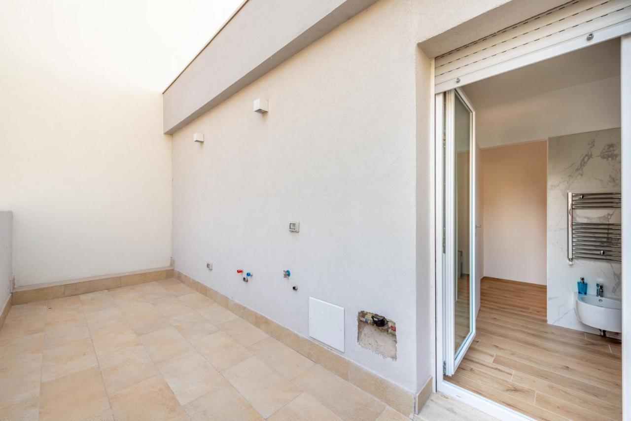 Waterfront Apartment With Seaview Balcony Bari Eksteriør bilde