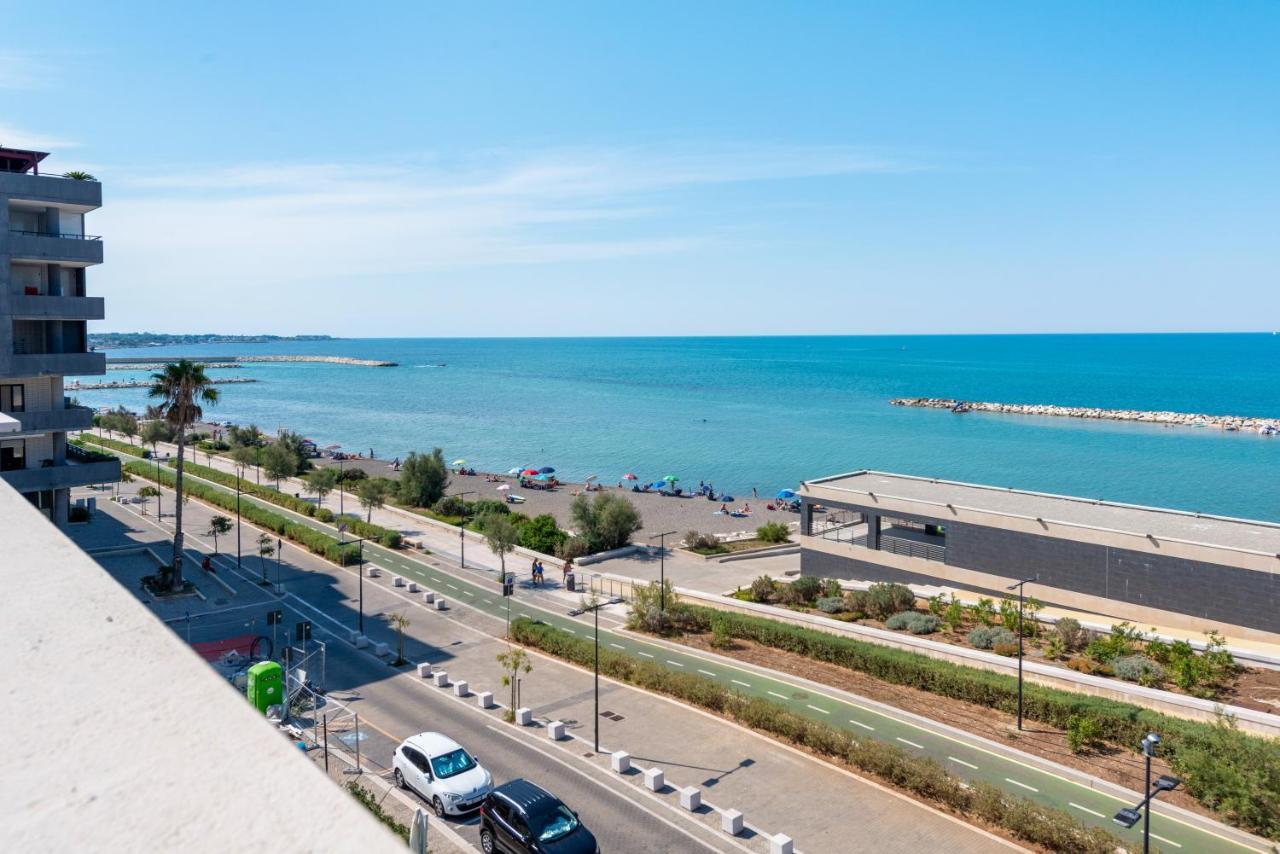 Waterfront Apartment With Seaview Balcony Bari Eksteriør bilde
