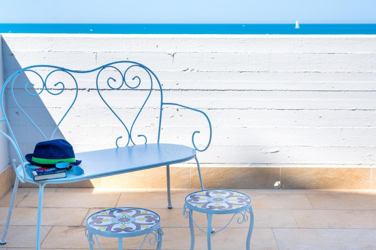 Waterfront Apartment With Seaview Balcony Bari Eksteriør bilde